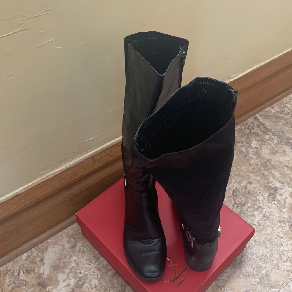 Refresh black boots - preowned